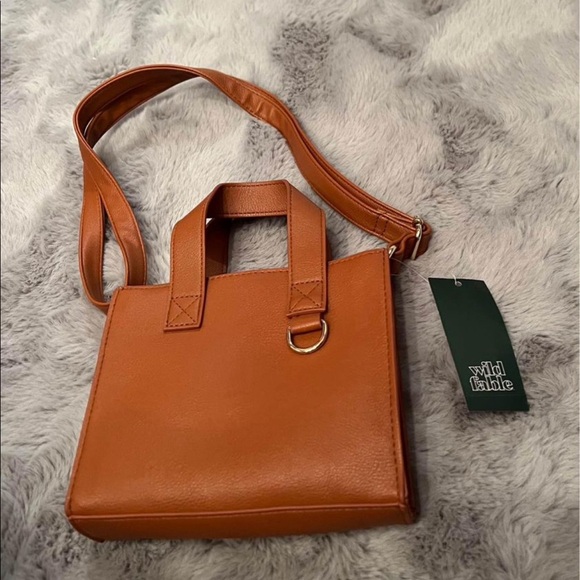 NWT small crossbody handbag - Picture 2 of 4